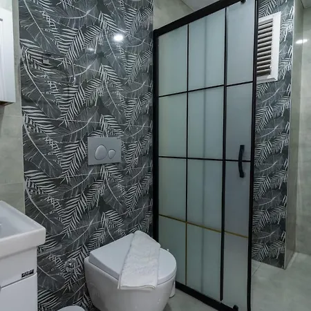 Lejlighed Cozy Apartment With Central Location And Balcony Close To Beach In Muratpasa, Antalya *