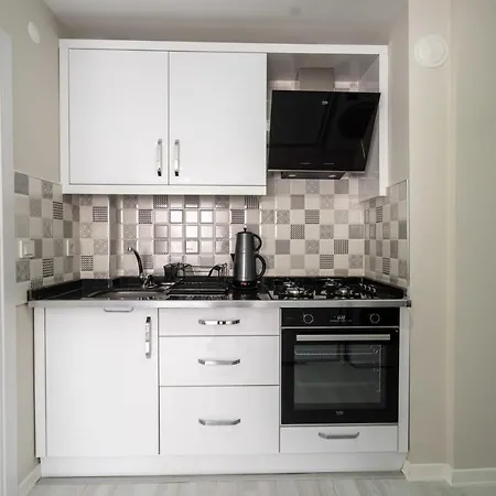 Cozy Apartment With Central Location And Balcony Close To Beach In Muratpasa, Antalya Lejlighed